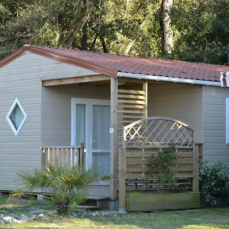 Camping Du Bord De Mer Saint-Michel-Chef-Chef