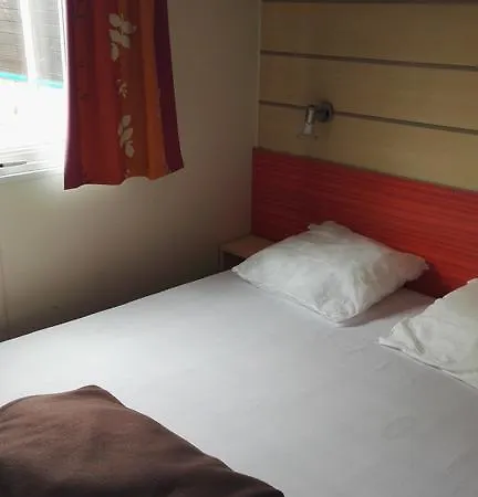 Camping Du Bord De Mer 3*